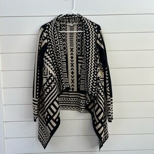 Larry Levine Black and Cream Geometric Cardigan